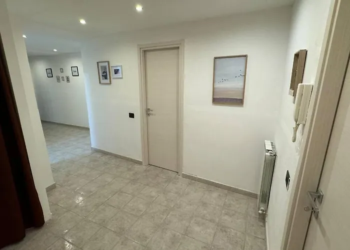 Seahouse Quadrilocale Fronte Mare アパート *