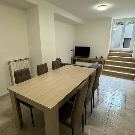 Seahouse Quadrilocale Fronte Mare Διαμέρισμα Αλάσιο